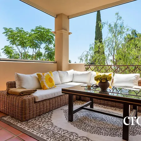 Elegance & Peace, Sunny Terrace, Toscana Hills Apartment Estepona