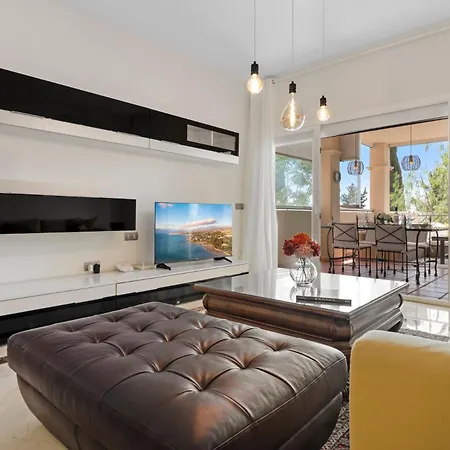 Golf Valley Apartment With Glazed Terrace דירה *